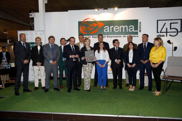 El CODID-RM recibe en Yecla el Premio Anual de la Asociación Regional de Empresarios de la Madera de Murcia (AREMA) - 2, Foto 2