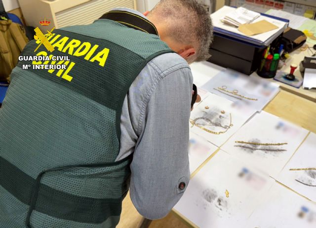 La Guardia Civil detiene a un vecino de Abarán por sustraer gran cantidad de joyas a un familiar - 1, Foto 1