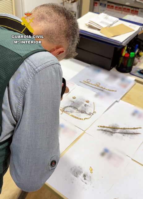 La Guardia Civil detiene a un vecino de Abarán por sustraer gran cantidad de joyas a un familiar - 3, Foto 3