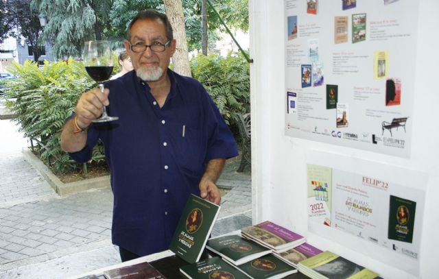 Juan José Guardia Polaino recitará versos de su libro De almas, ditirambos y heridas en la exposición In vino veritas de Raw Colectivo Fotográfico en Puertollano - 1, Foto 1