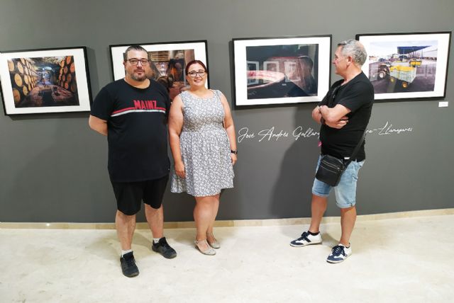 Juan José Guardia Polaino recitará versos de su libro De almas, ditirambos y heridas en la exposición In vino veritas de Raw Colectivo Fotográfico en Puertollano - 2, Foto 2