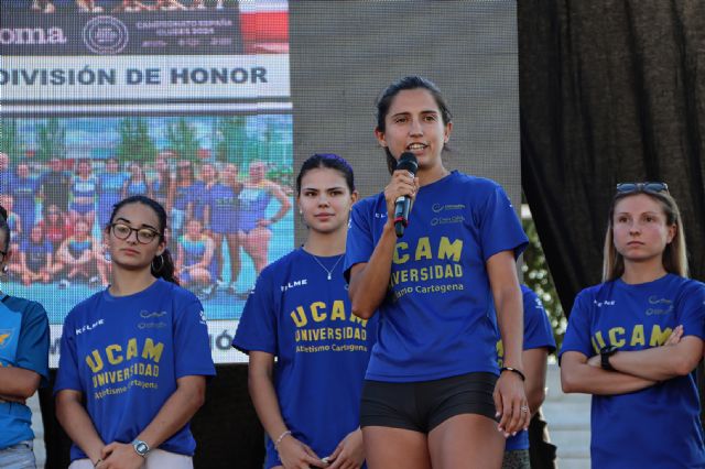 UCAM Atletismo Cartagena homenajea a sus atletas por el ascenso a División de Honor y la permanencia en Primera División con la presencia de la Alcaldesa Noelia Arroyo - 3, Foto 3