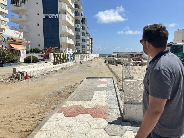 MC denuncia las deficiencias en los servicios de las playas de La Manga - 1, Foto 1