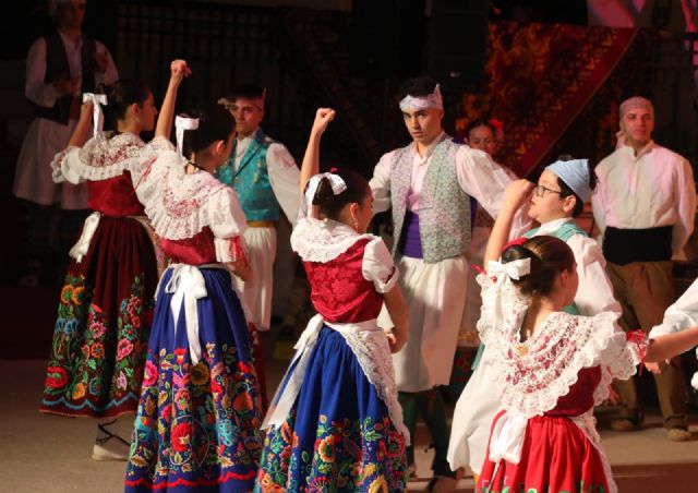 El Grupo Infantil de Coros y Danzas Virgen de las Huertas de Lorca viaja representando a la Región de Murcia en Toledo - 1, Foto 1