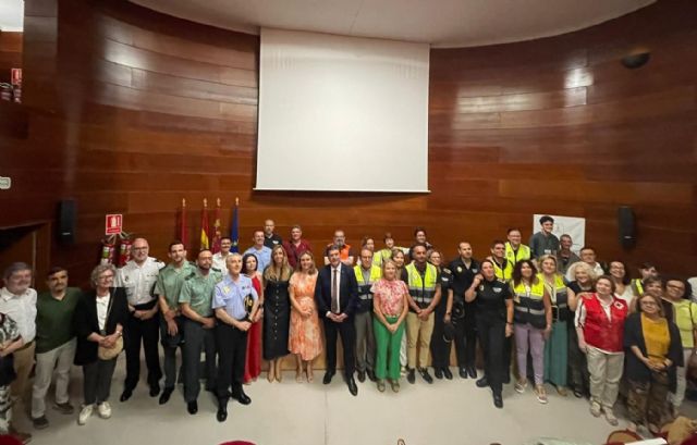 La consejera de Política Social resalta el trabajo ejemplar que realiza la policía local y los profesionales de la intervención social en situaciones de emergencia - 2, Foto 2