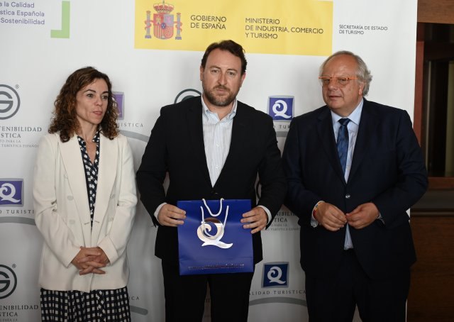 Mazarrón obtiene 8 banderas “Q” de Calidad, una más que en 2023, y 11 banderas “S” de sostenibilidad - 1, Foto 1