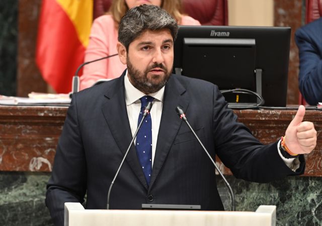 López Miras anuncia un plan de 89 millones para climatizar todas las aulas y un decreto para reducir la burocracia del profesorado López Miras anuncia un plan de 89 millones para climatizar todas las aulas y un decreto para reducir la burocracia del profesorado