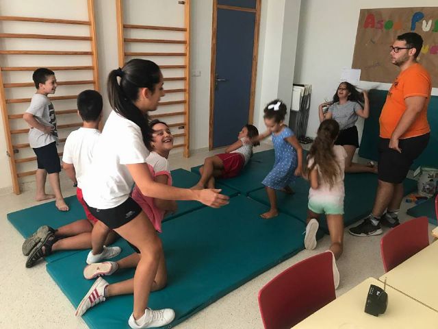 La asociación 'Puro Corazón' realiza talleres vacacionales de verano en el Centro Social de Los Pulpites - 1, Foto 1