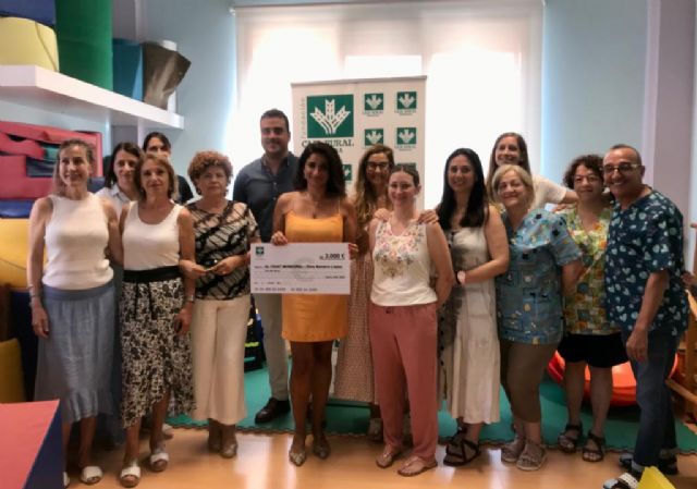 La Fundación Caja Rural de Granada dona 3.000 euros al Centro de Atención Temprana Fina Navarro López para adquirir material que mejore la calidad de las intervenciones - 1, Foto 1