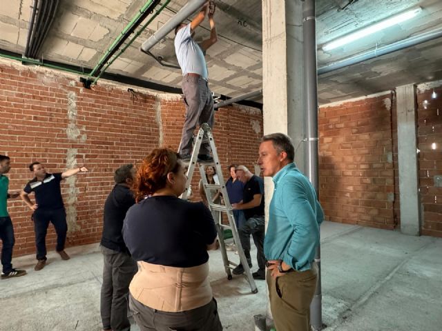 El alcalde de Lorca supervisa el avance de las obras de adecuación de las nuevas instalaciones de la Asociación Alzheimer - 5, Foto 5