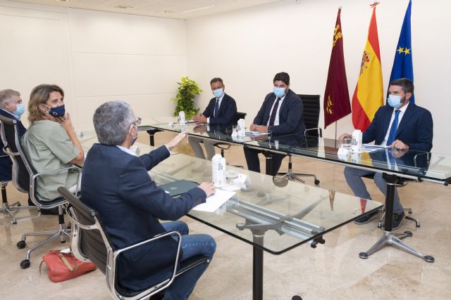 El presidente de la Comunidad recibe a la vicepresidenta tercera del Gobierno y ministra para la Transición Ecológica y el Reto Demográfico - 1, Foto 1