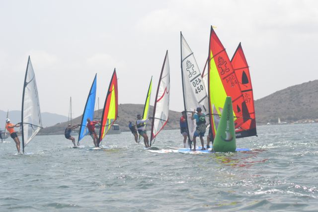 El olímpico Iván Pastor, vencedor absoluto de la I Vuelta al Mar Menor para la clase Windsurfer - 1, Foto 1