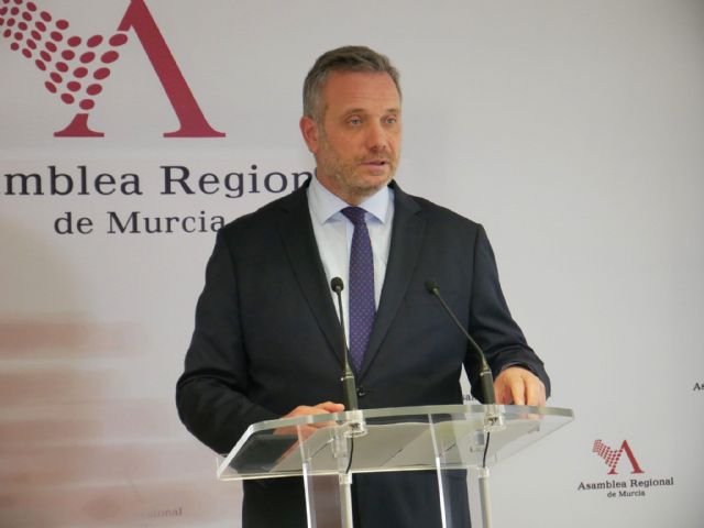 Segado: 'La petición de reunión del delegado del Gobierno es una maniobra de distracción para tapar su incapacidad de resolver un problema que es de su exclusiva competencia' Segado: 'La petición de reunión del delegado del Gobierno es una maniobra de distracción para tapar su incapacidad de resolver un problema que es de su exclusiva competencia'