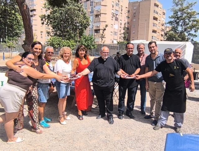 Se agotan los 600 platos servidos en la inauguración de las ‘Costillas de San Ginés’ Se agotan los 600 platos servidos en la inauguración de las ‘Costillas de San Ginés’