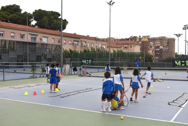 Más de 400 alumnos inician las escuelas de tenis y pádel del Real Murcia Club de Tenis 1919 - 1, Foto 1