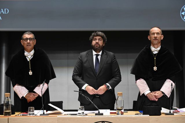 La Universidad de Murcia inaugura el curso de su 110 aniversario con el objetivo de renovar sus estatutos - 1, Foto 1