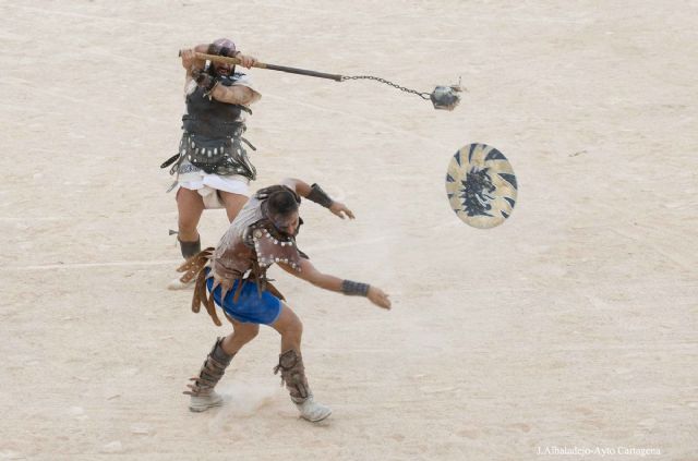 Luchas de gladiadores, fuegos, bestias y danza hoy en Cartagena con el Gran Circo Romano - 1, Foto 1