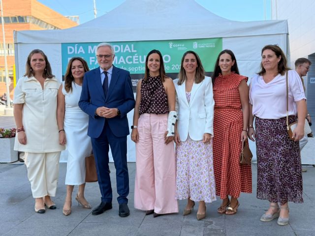 Salud y el Colegio de Farmacéuticos cooperan para potenciar la salud de la población Salud y el Colegio de Farmacéuticos cooperan para potenciar la salud de la población