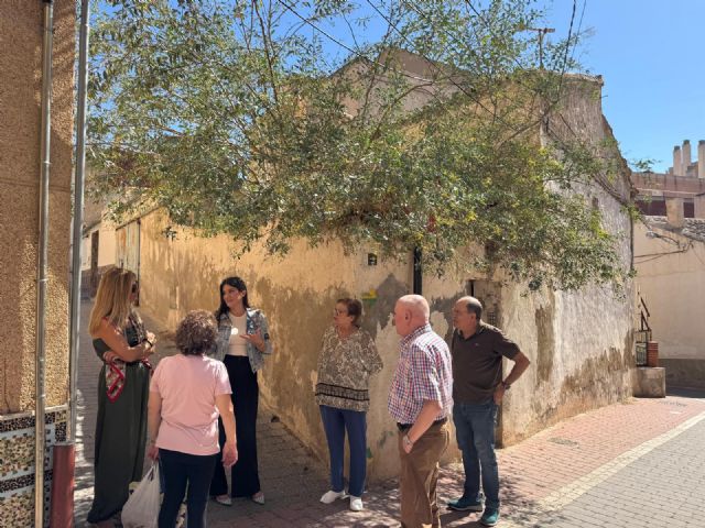 El Gobierno de Lorca intensifica las actuaciones contra inmuebles degradados con una nueva intervención en la calle Meca del Barrio de San Cristóbal El Gobierno de Lorca intensifica las actuaciones contra inmuebles degradados con una nueva intervención en la calle Meca del Barrio de San Cristóbal