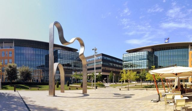 El parque empresarial de Cornellà de Llobregat llevará a cabo una campaña de recaudación de fondos destinados a la AECC y la lucha Contra el Cáncer de Mama - 2, Foto 2