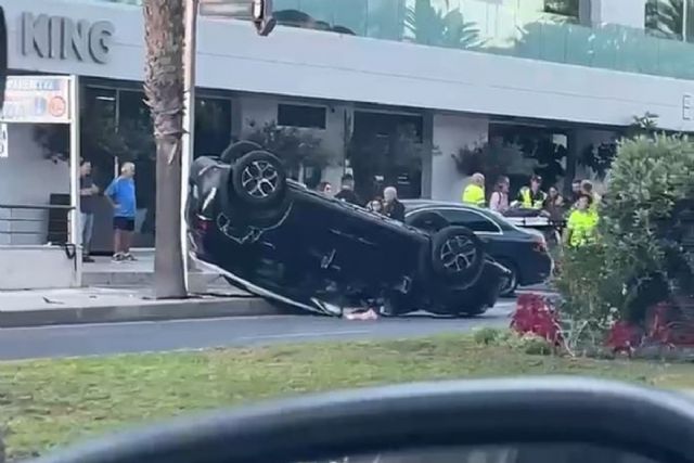 Policía Local y Bomberos intervienen en un atropello en el Paseo Alfonso XII de Cartagena - 1, Foto 1