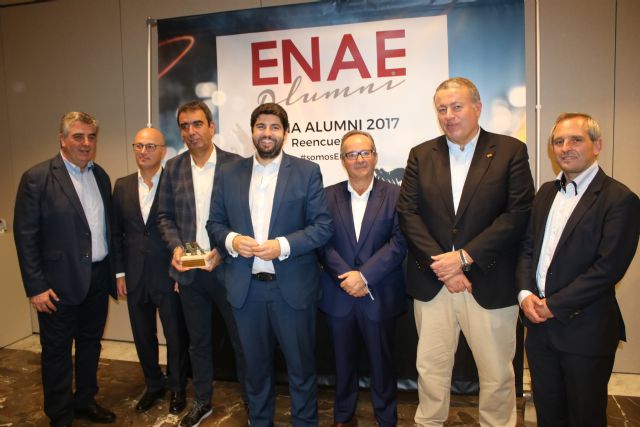 Fernando López Miras asiste a la cena anual  de la Asociación de Alumnos de ENAE - 1, Foto 1