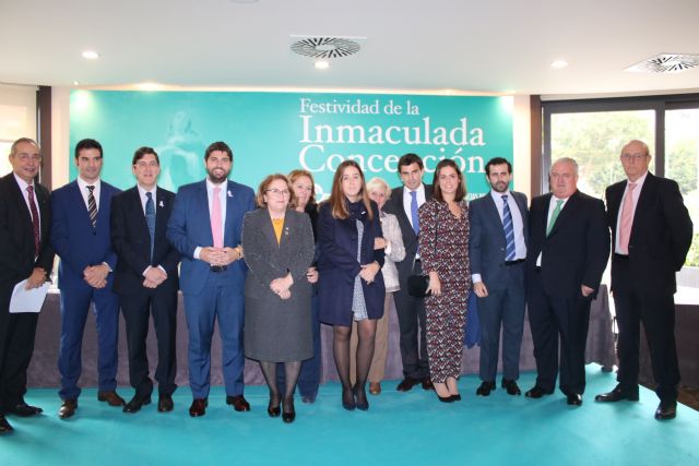 El presidente de la Comunidad clausura el acto organizado por el Colegio Oficial de Farmacéuticos de la Región con motivo de la conmemoración de la festividad de su patrona - 2, Foto 2