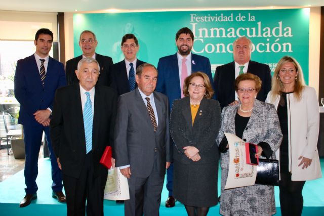 El presidente de la Comunidad clausura el acto organizado por el Colegio Oficial de Farmacéuticos de la Región con motivo de la conmemoración de la festividad de su patrona - 3, Foto 3