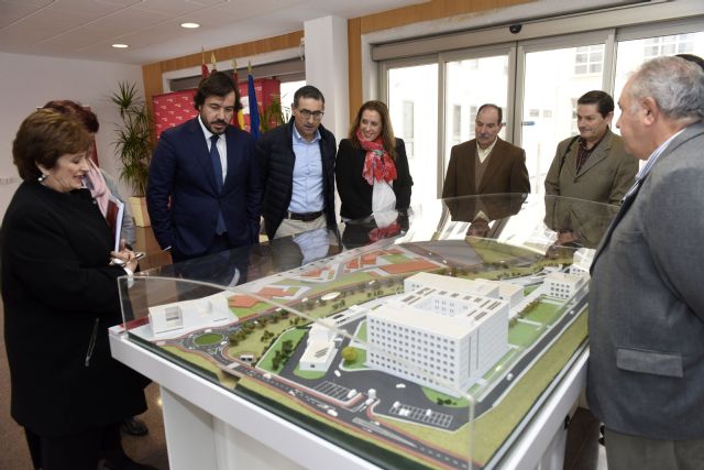 El consejero Miguel Motas visita las obras del aulario del campus de Ciencias de la Salud de la Universidad de Murcia - 1, Foto 1