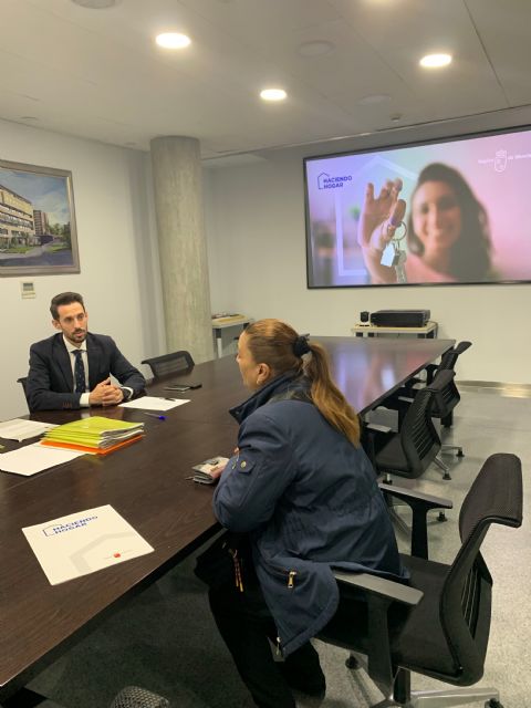 El Gobierno regional garantiza el hogar a 255 familias gracias a la cesión en propiedad de las viviendas sociales - 3, Foto 3