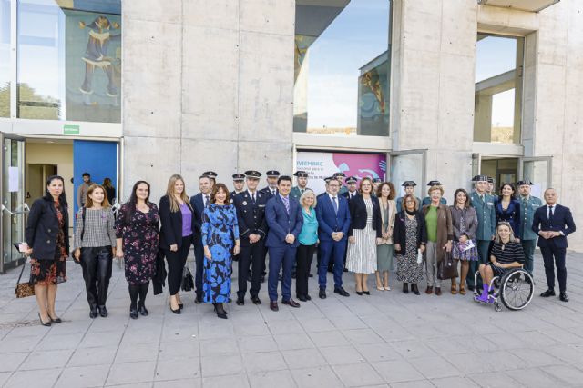 Los Premios 25N distinguen a cuatro entidades y a una trabajadora social por su importante labor respecto a violencia de género en la Región - 1, Foto 1