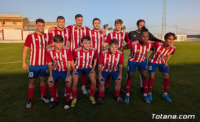 El Olímpico arrasa en casa y se consolida en el tercer puesto con una contundente victoria 4-1 ante el E.F. El Raal - 1, Foto 1