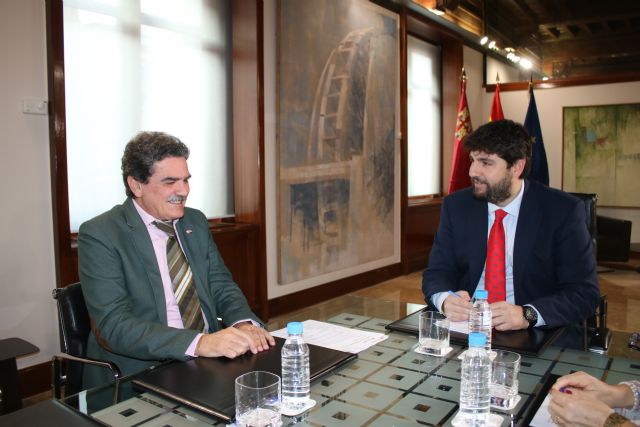 El jefe del Ejecutivo regional recibe al presidente autonómico de Cruz Roja - 2, Foto 2