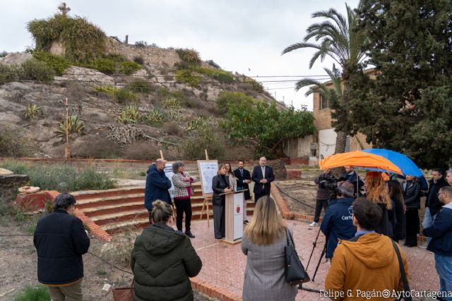 Ayuntamiento, UPCT y Comunidad Autónoma se unen para integrar el cerro de San José en Cartagena con zonas verdes y deportivas - 1, Foto 1