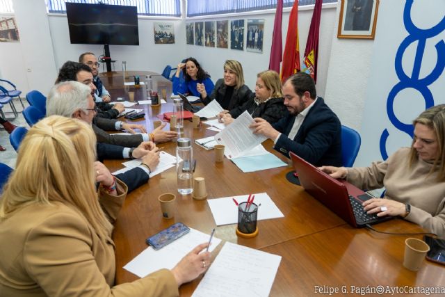 Cartagena adjudica el programa piloto de retirada de lodos y prepara sus playas para la Semana Santa - 1, Foto 1