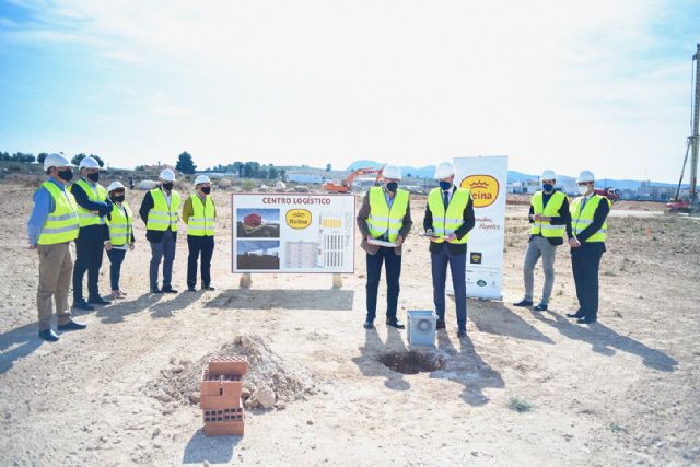 Con la colocación de la primera piedra se inician las obras del nuevo Centro Logístico-Frigorífico de Reina Group - 1, Foto 1