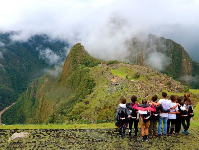 Un 30% de la población joven en España elige explorar destinos como Perú, Marruecos e Islandia esta primavera - 1, Foto 1