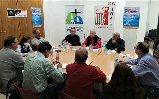 Pastoral del Trabajo y la HOAC de Murcia se reúnen con cinco sindicatos en la víspera del Primero de Mayo - 2, Foto 2