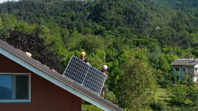 El autoconsumo fotovoltaico frena su crecimiento en el primer trimestre, pero aspira a superar el objetivo para 2030 en un año - 1, Foto 1