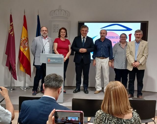 Vázquez asiste a la toma de posesión de la nueva junta rectora de la Academia de Ciencias - 1, Foto 1