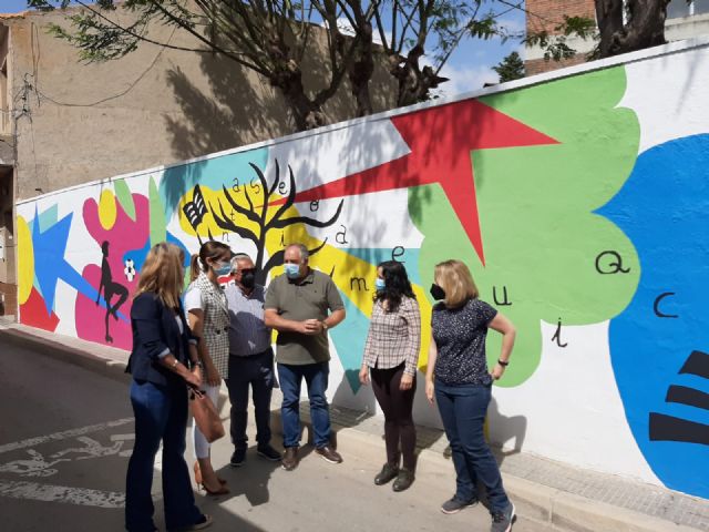 El CEIP Nuestra Señora de la Encarnación de La Raya estrena nuevo grafiti - 1, Foto 1