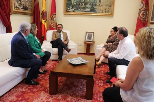 El alcalde de Lorca recibe a la cónsul de Ecuador en la Región de Murcia y refrendan la colaboración entre gobiernos para seguir impulsando acciones integradoras - 1, Foto 1