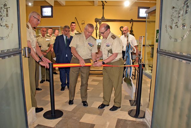 Historia Militar. Sevilla . El 50 aniversario de la Escala Básica de Suboficiales y de la Academia General Básica de Suboficiales del E.T - 4, Foto 4