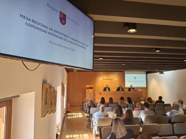 El consejero de Educación y Formación Profesional preside la Mesa Regional de Absentismo y Abandono Escolar El consejero de Educación y Formación Profesional preside la Mesa Regional de Absentismo y Abandono Escolar