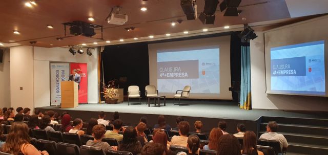 Más de 800 estudiantes de 4° de ESO realizan sus primeras prácticas formativas gracias al programa '4+Empresa' Más de 800 estudiantes de 4° de ESO realizan sus primeras prácticas formativas gracias al programa '4+Empresa'
