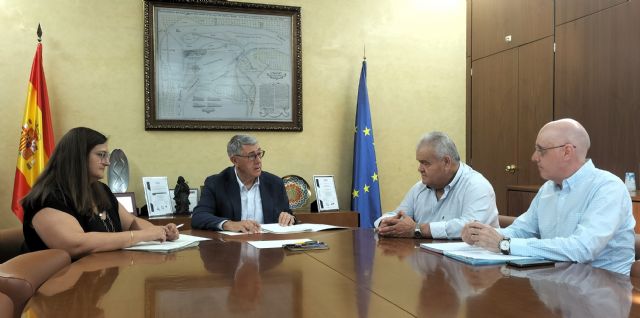 La CHS analiza con el Ayuntamiento de Totana la situación del talud de la rambla de Lébor a la altura de Las Viñas Carivete La CHS analiza con el Ayuntamiento de Totana la situación del talud de la rambla de Lébor a la altura de Las Viñas Carivete