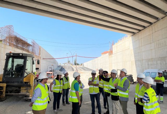 Ultiman las obras del tramo I de Lorca colocando las vigas sobre el paso inferior - 2, Foto 2