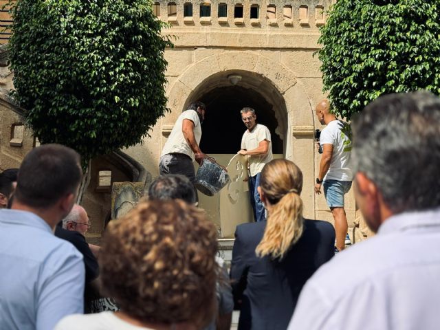La alcaldesa de Archena asiste a la apertura de la Cripta de la Ermita del Balneario que podrá visitarse, a partir de hoy - 2, Foto 2