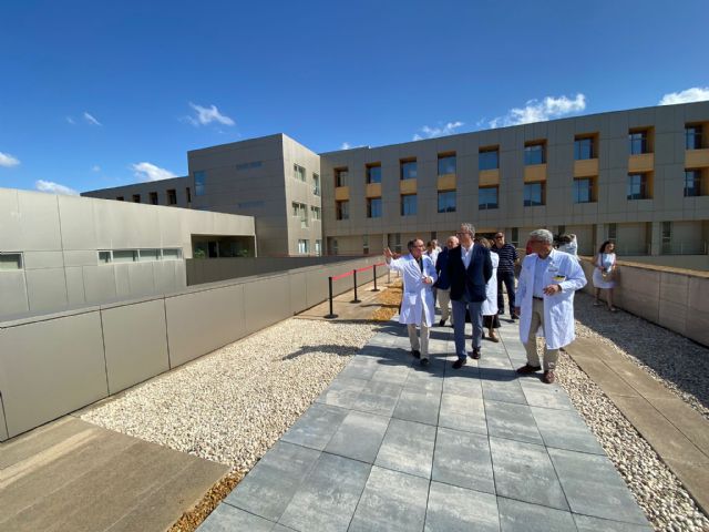 La UCI del hospital Santa Lucía estrena una zona exterior para pacientes y familiares - 1, Foto 1