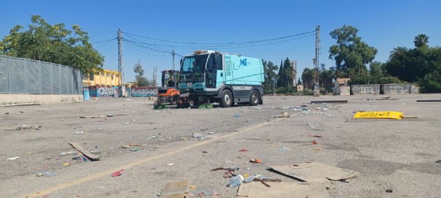 El Ayuntamiento retira 6.320 kilos de envases y cartón del Estadio Enrique Roca y La Fica tras los últimos conciertos - 1, Foto 1